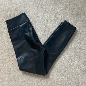 VEGAN LEATHER LEGGINGS - A&F